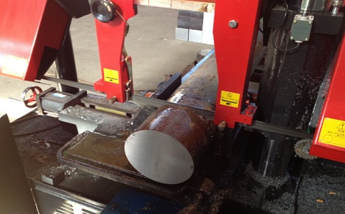 江口卧式带锯床加工时出现明显振荡如何排查？