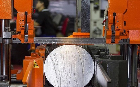 江口立式金属带锯床切削出现跑带故障解决方法！